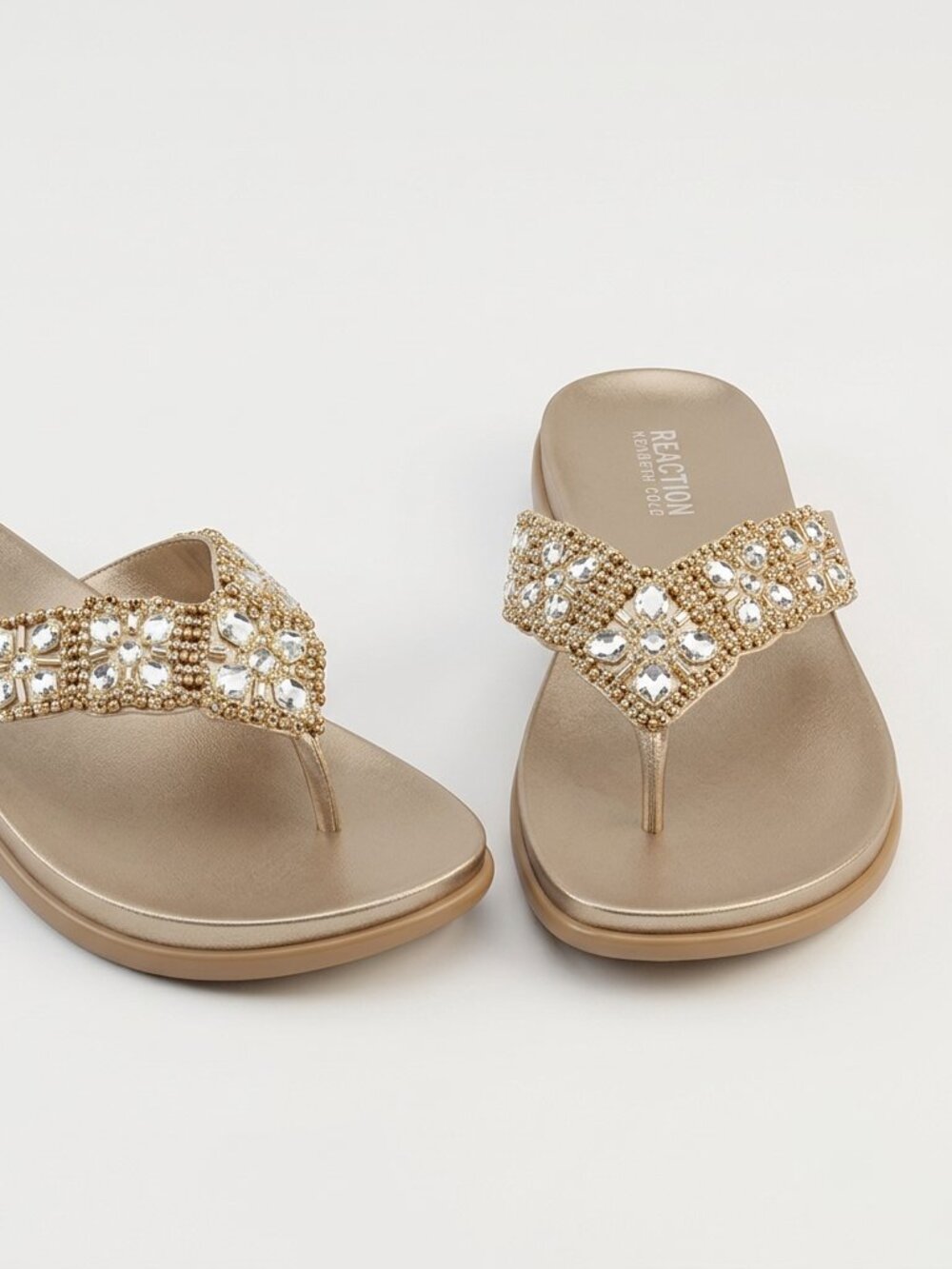 Size:9 m- Brand New-Kenneth Cole Women's Glamathon Sandal